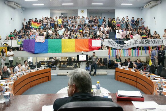 Movimento LGBT protesta contra o vereador&nbsp;Ezequiel