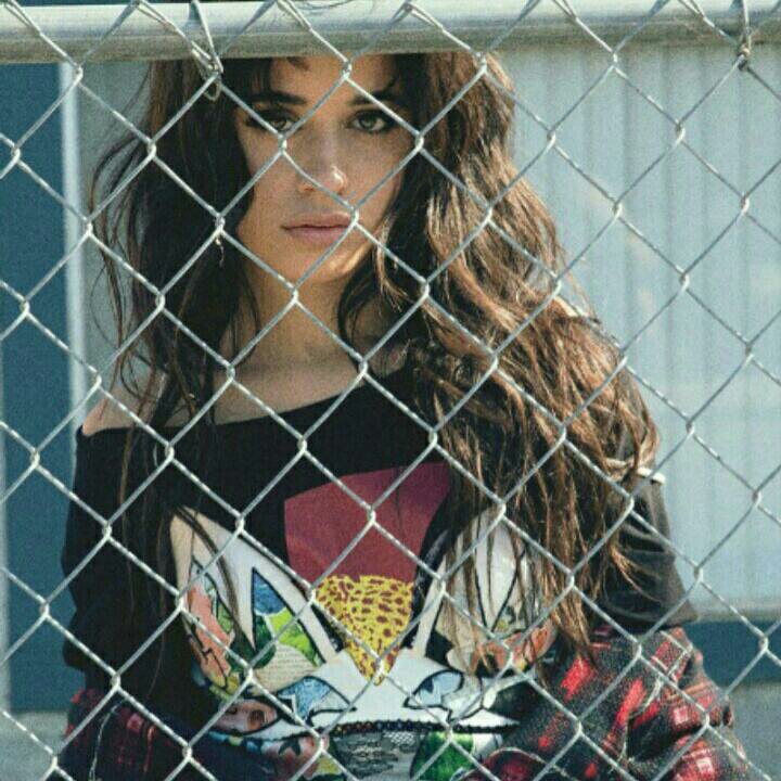 Camila Cabello chega com NBTS ao TOP 3 do ITunes em 9&nbsp;países.