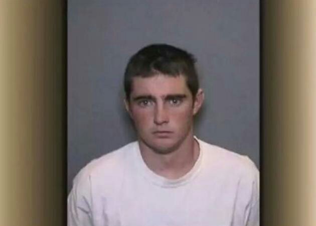 Dois homens são presos após cuspir em casal&nbsp;gay