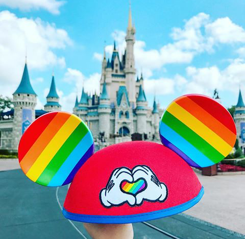 Disney homenagea mês do Orgulho Gay com Orelhinhas de&nbsp;arco-íris