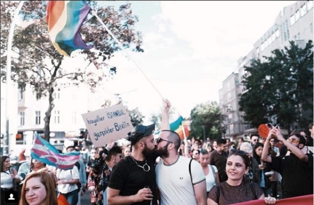 Ativistas protestam contra cancelamento da Marcha do Orgulho Gay em&nbsp;Istambul