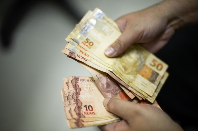 É falso: Governo do Maranhão anunciou pagamento do 13º salário