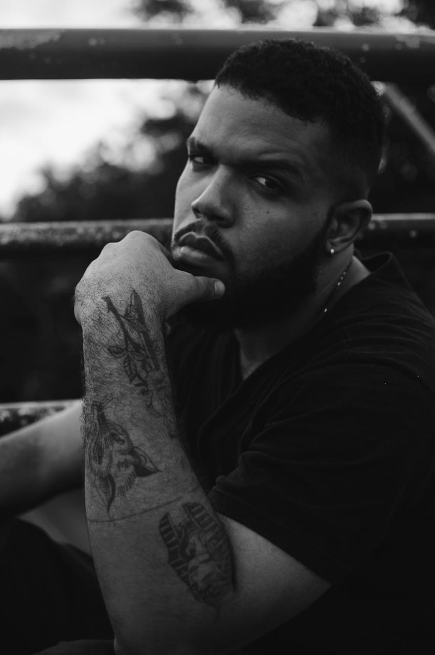 Hagaheli lança seu álbum de estreia, ouça&nbsp;“Enthousiasmos”