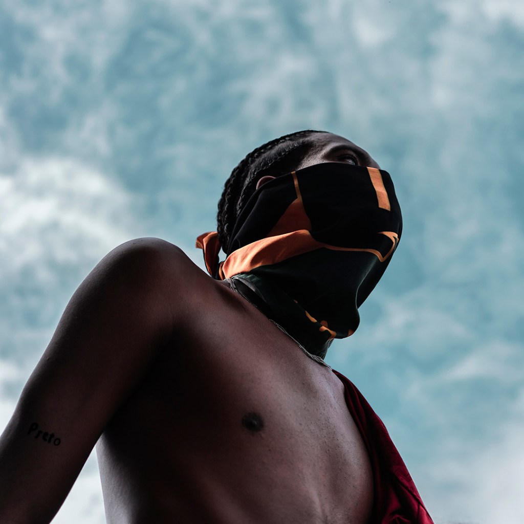 Marco Gabriel lança videoclipe de “Chato” resgatando a cultura da&nbsp;periferia