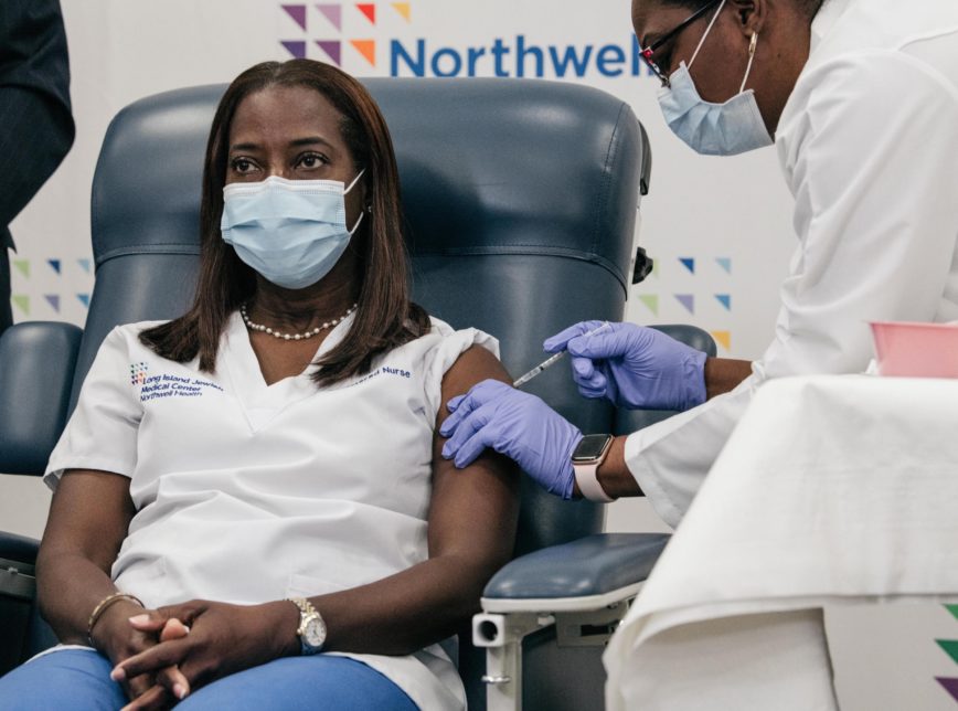 EUA iniciam campanha de&nbsp;vacinação