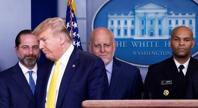 Donald Trump deixa Casa Branca pela última&nbsp;vez