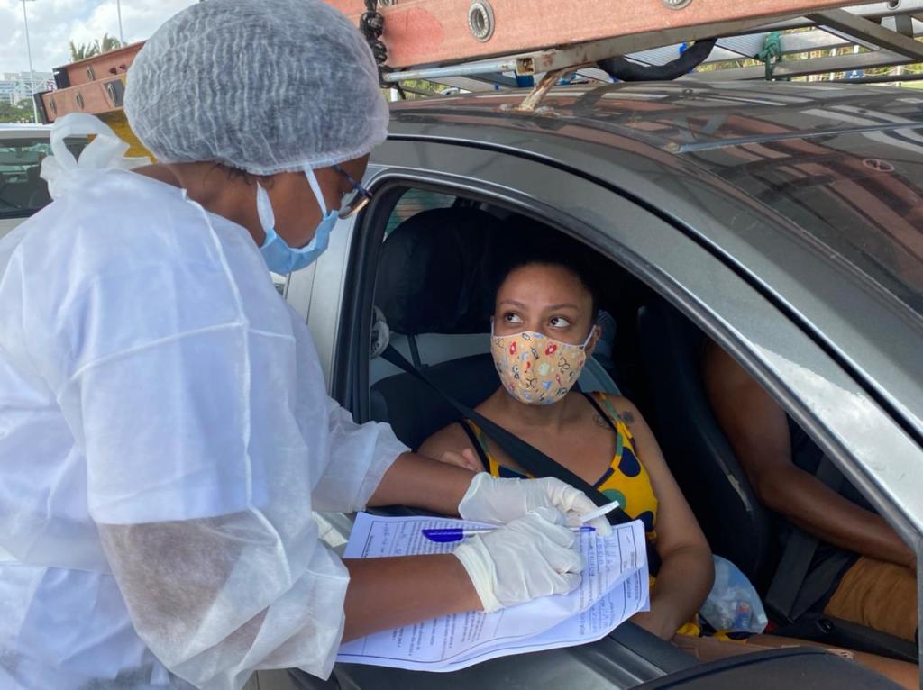 Governo inclui adultos com 45 anos ou mais em público-alvo do drive-thru de testagem para&nbsp;covid-19