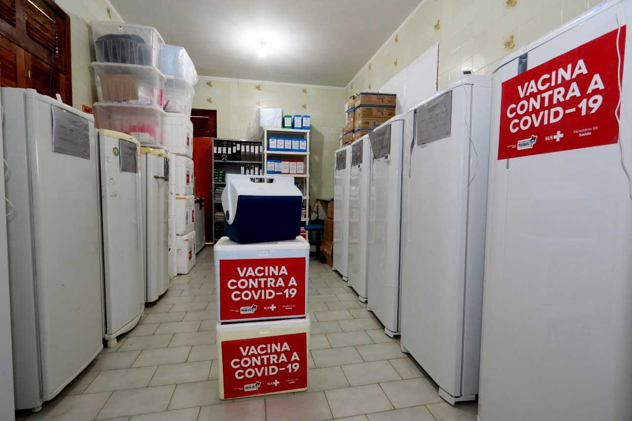 170 municípios ficam sem receber novas doses de vacina contra Covid-19