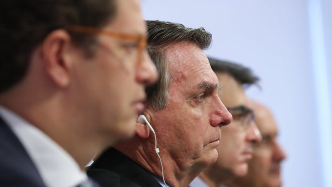 Bolsonaro promete fim das emissões de gases de efeito estufa mas não tem plano de governo para&nbsp;isso