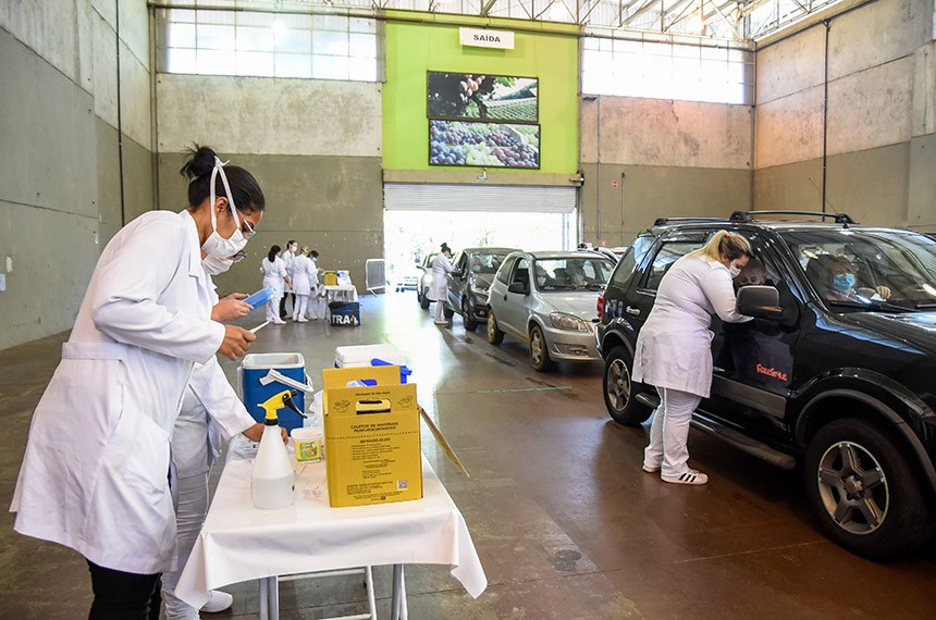 Vacina em ritmo lento pode afetar economia, alerta relatório da&nbsp;IFI