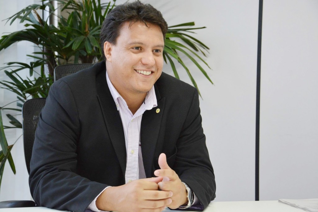 Felipe Camarão anuncia que entrará com ação para garantir isenção para quem faltou no ENEM&nbsp;2020