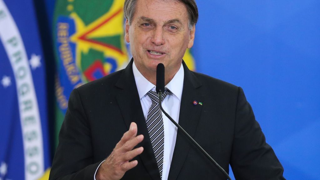 DISCURSOS DE BOLSONARO SOBRE PANDEMIA SEGUEM PADRÃO DO NEGACIONISMO AMBIENTAL AO APELAR PARA&nbsp;PSEUDOCIÊNCIA