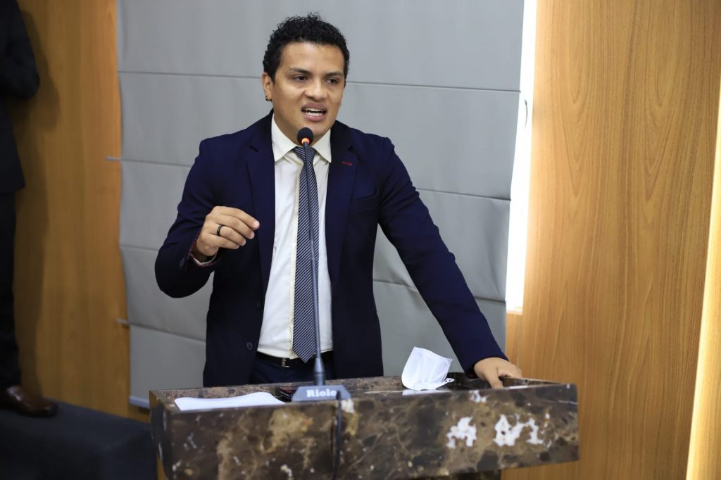 Coletivo Nós critica a remoção de educadores de organizações sociais