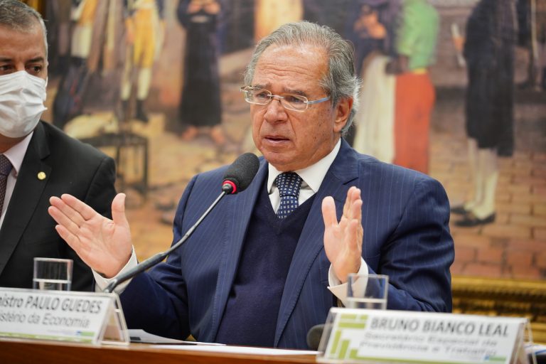 Plenário da Câmara convoca ministro Paulo Guedes para explicar sociedade em offshore de paraíso fiscal