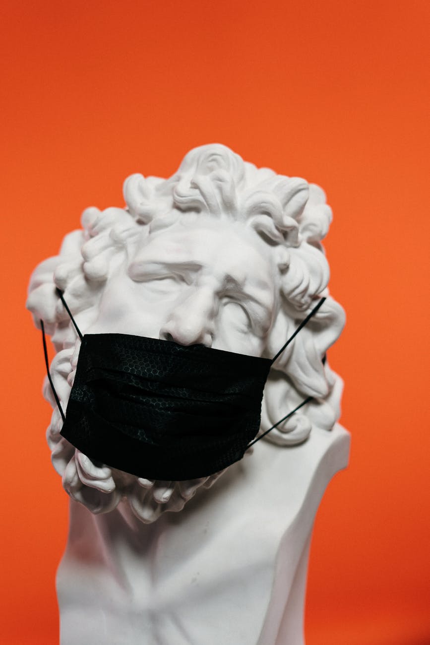 Pandemia em 2022: médico sanitarista avalia possíveis efeitos de aglomerações de fim de ano e Carnaval no&nbsp;Brasil