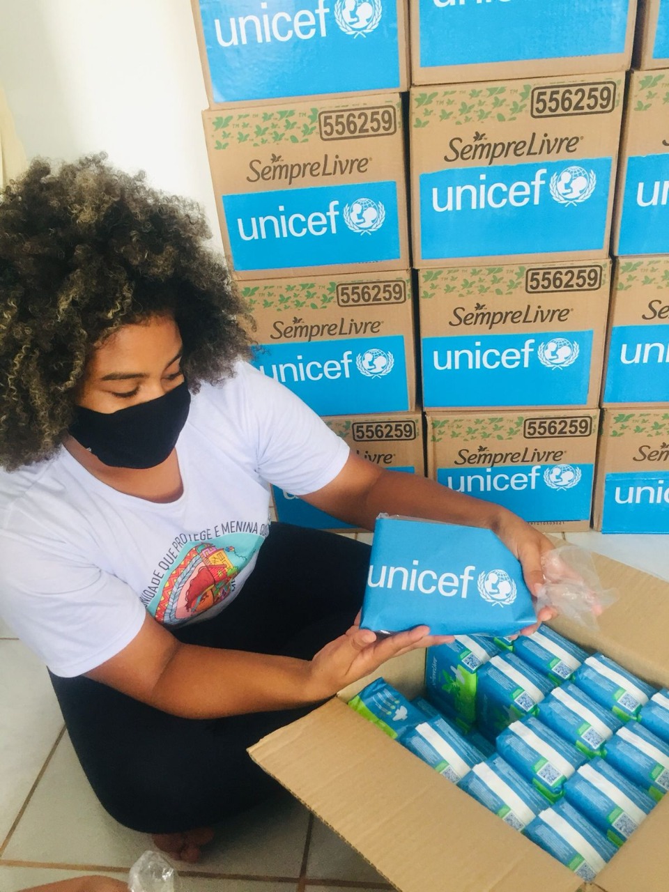 UNICEF entrega absorventes para meninas da macrorregião da Cidade&nbsp;Operária