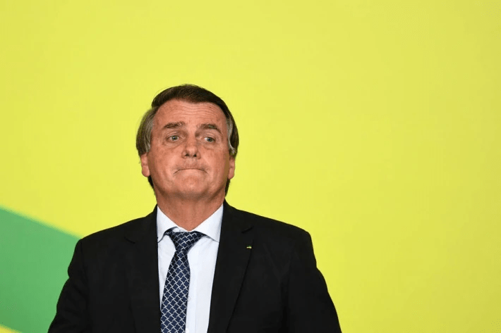 Enquete vencida por Bolsonaro não define personalidade do ano da revista ‘Time’