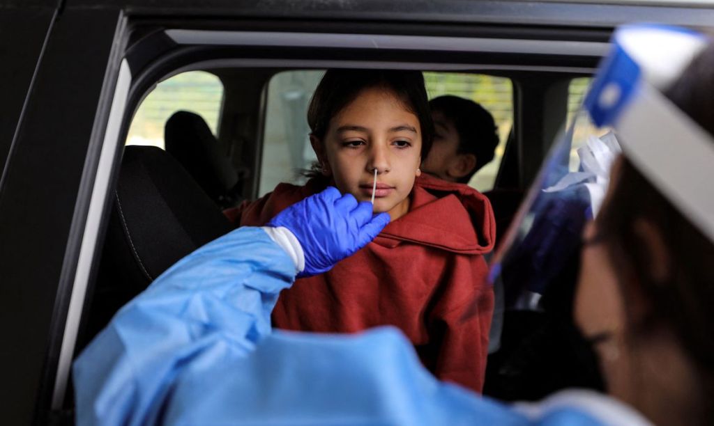 Com dose de reforço, Israel vê onda da Ômicron perder&nbsp;força