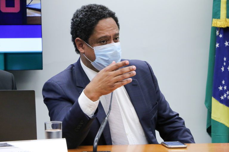 Comissão aprova cota racial nas empresas contratadas por&nbsp;licitação