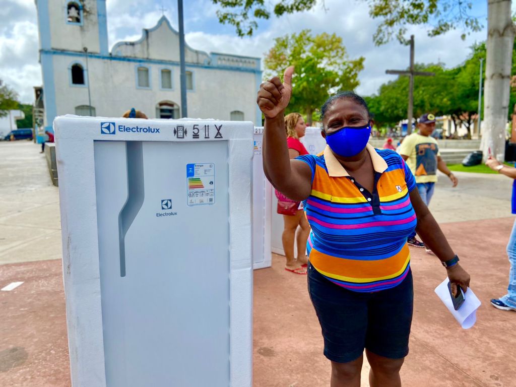 Equatorial Maranhão realiza troca de geladeiras para famílias atingidas pelas enchentes em Colinas e&nbsp;Mirador