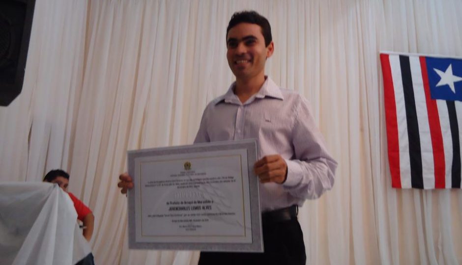 Ex-prefeito Charles Lemos é condenado a devolver quase R$ 1&nbsp;milhão