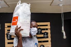 Visão Mundial distribui cestas básicas em Caxias (MA) neste sábado&nbsp;(12)