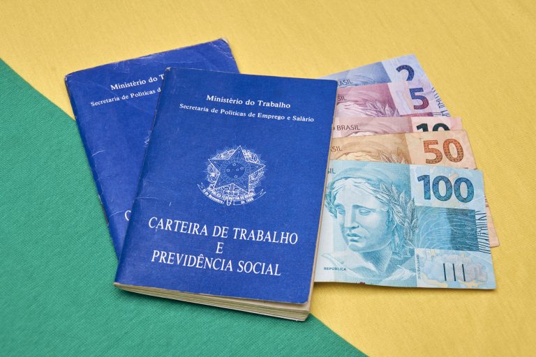 Proposta prevê pagamento do 13º em todos os casos de&nbsp;demissão