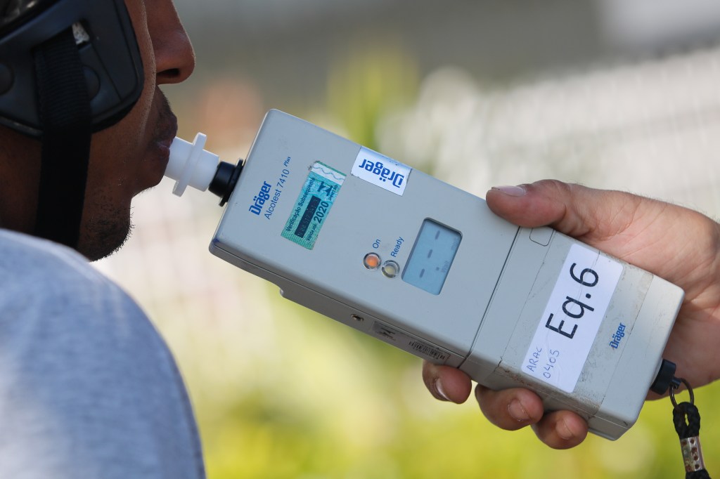 Multas pela Lei Seca crescem 225% nas rodovias durante&nbsp;Carnaval