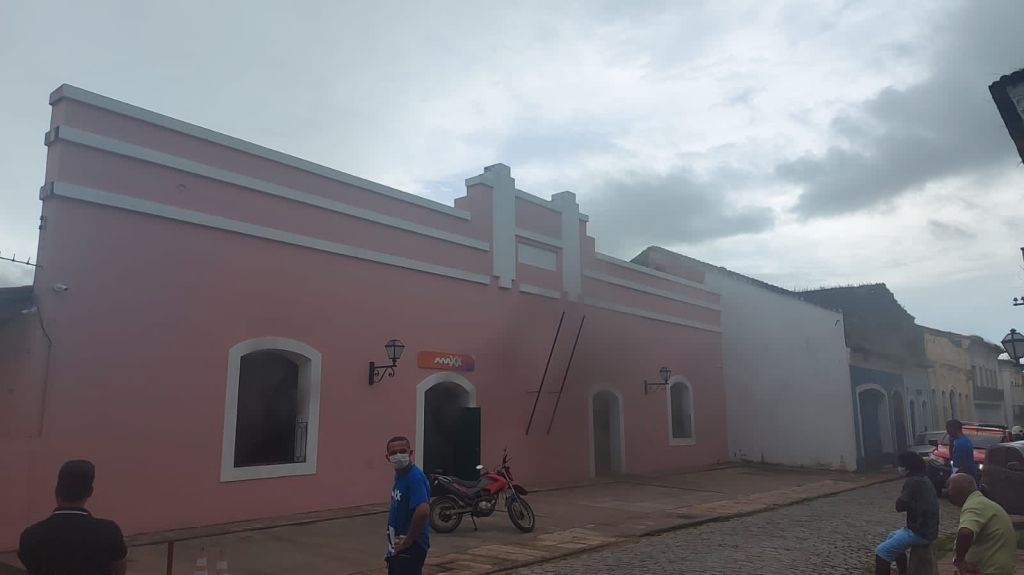 Sede do Casarão MAXX pega fogo e interrompe&nbsp;atendimento