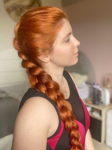 Descubra os tutorias de cabelo que bombam no&nbsp;TikTok