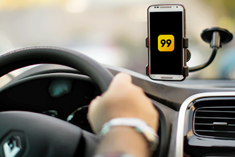 99 Táxis pode bloquear motorista que tentou colocar outra pessoa para fazer&nbsp;corridas