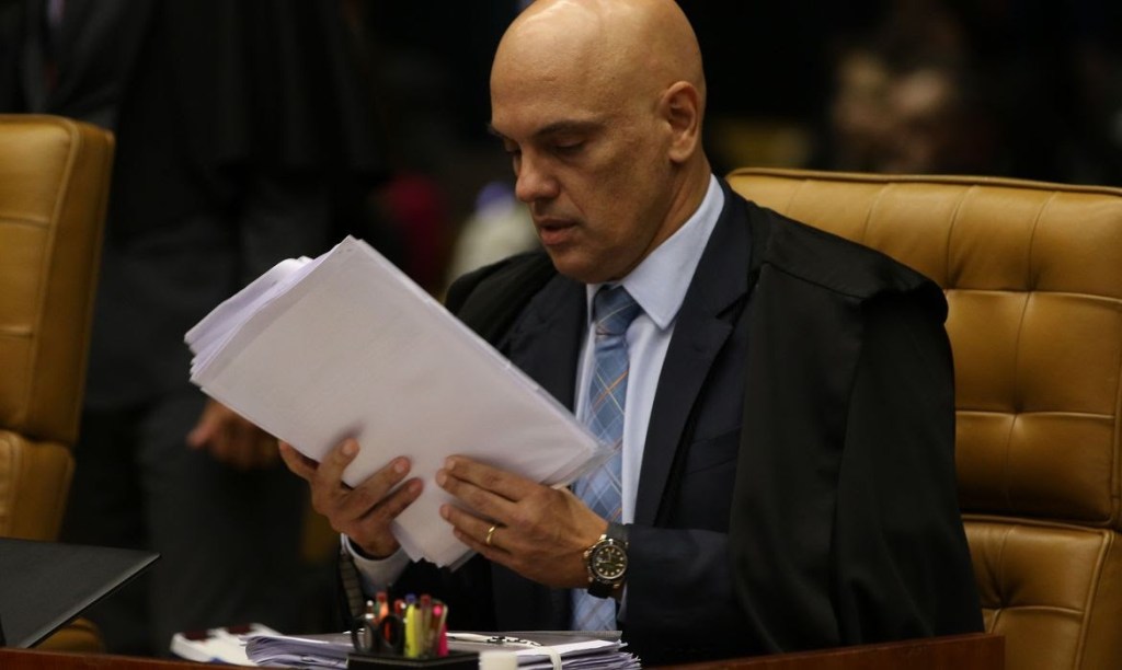 Para Alexandre de Moraes, deputado fica inelegível mesmo com&nbsp;indulto