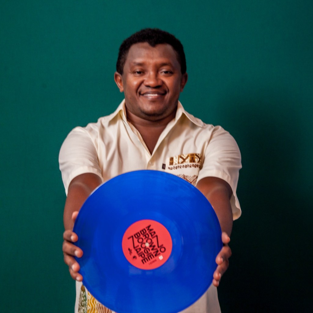 Feira de Vinil & Poesia recebe amantes de música e literatura no&nbsp;CCVM