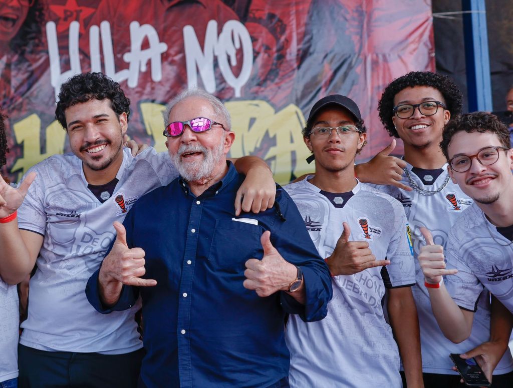 Lula defende voto jovem para ajudar a mudar a história do&nbsp;Brasil