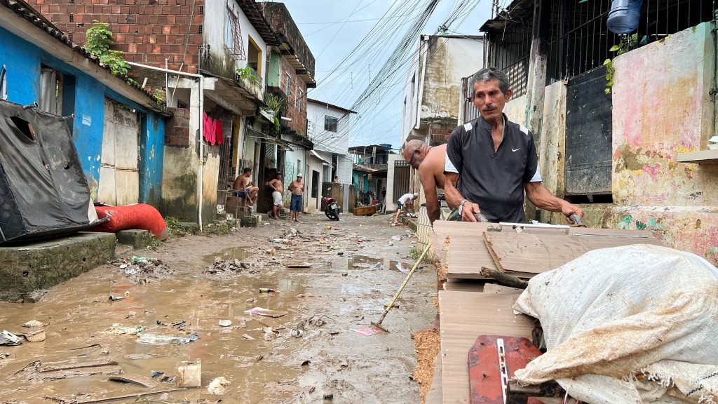 Chuva em Pernambuco: Visão Mundial atende 800 famílias desabrigadas no&nbsp;Recife