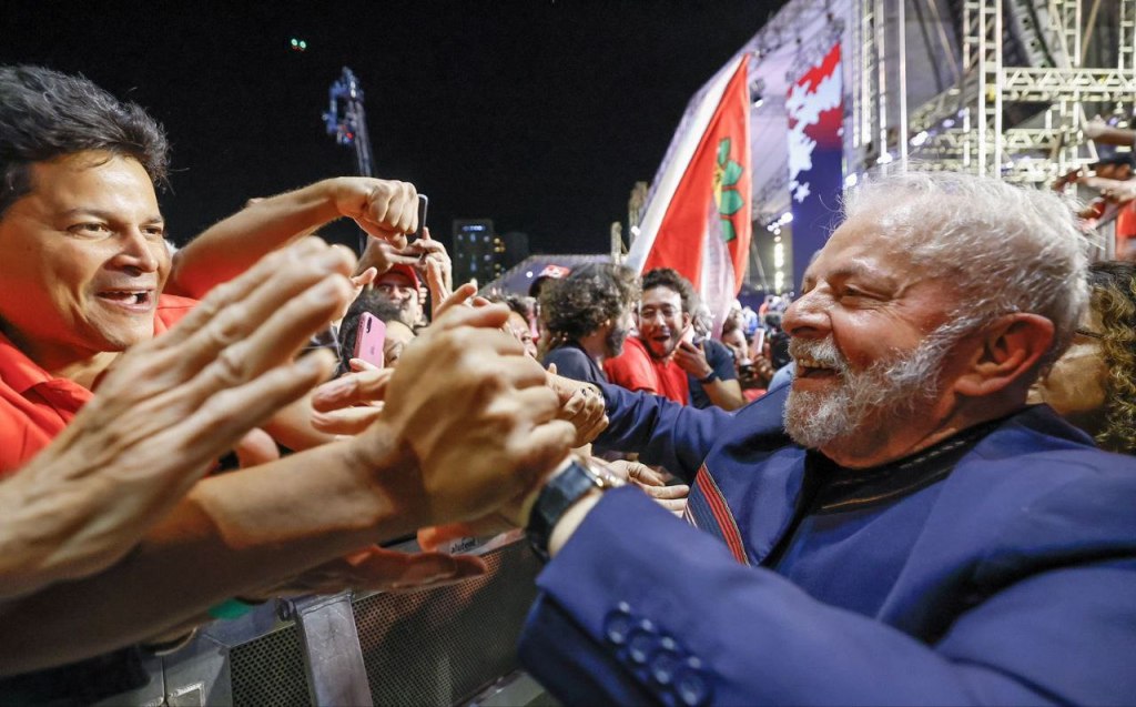 Ipec: Lula segue com 44% e Bolsonaro com 32% no primeiro&nbsp;turno