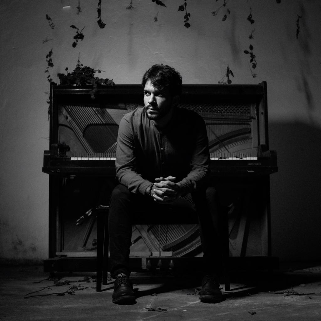 Conexão São Luís/Recife: pianista Fellipe Fernandes lança clipe de “Contraste”, seu single de estreia, nesta terça&nbsp;(06)
