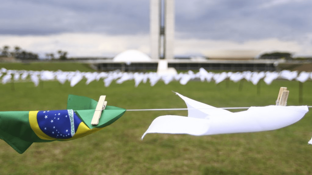 Mais de 4.500 profissionais de saúde morreram por Covid-19, revela estudo&nbsp;inédito