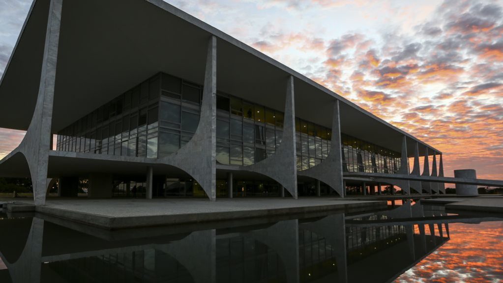 Covid-19: omissão de governos do Brasil, da Índia e dos Estados Unidos evidencia riscos da concentração de&nbsp;poder