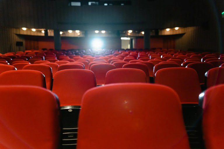 Universalidade do acesso das pessoas com deficiência às salas de cinema é garantida em nova instrução&nbsp;normativa