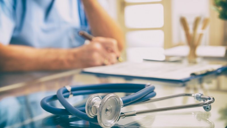 Pejotização imposta aos médicos após reforma trabalhista inclui obrigações típicas de assalariado e exclui&nbsp;direitos