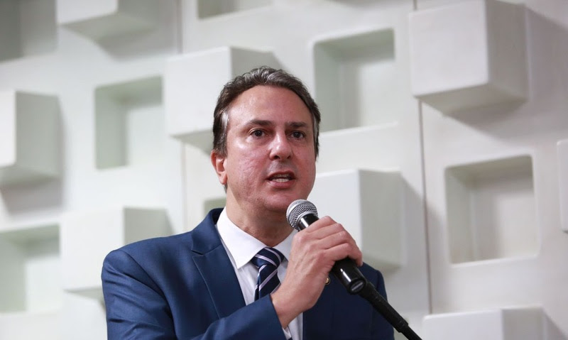 Camilo Santana assume o Ministério da Educação e promete ampliar nacionalmente as escolas em tempo&nbsp;integral