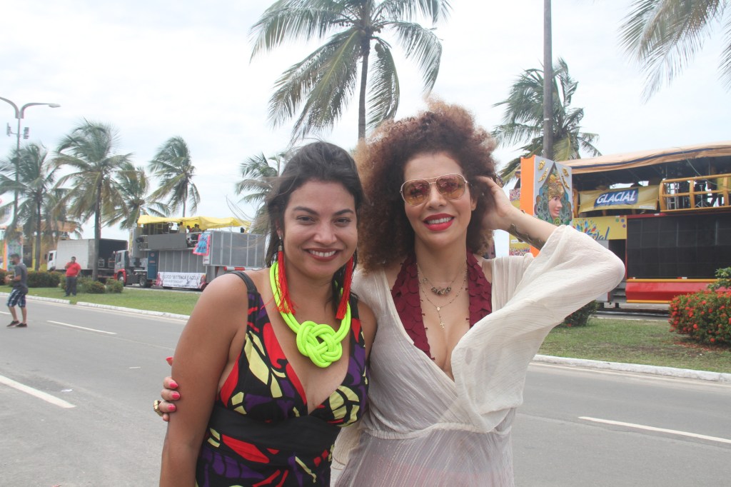 Bloco Bittencá & Acolá com Flávia Bittencourt e Vanessa da Mata na Beira&nbsp;Mar