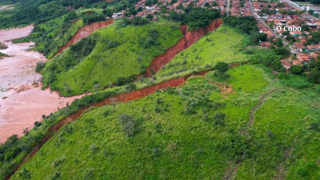 Desmatamento causou crateras que pode ‘engolir’ casas em Buriticupu&nbsp;(MA)