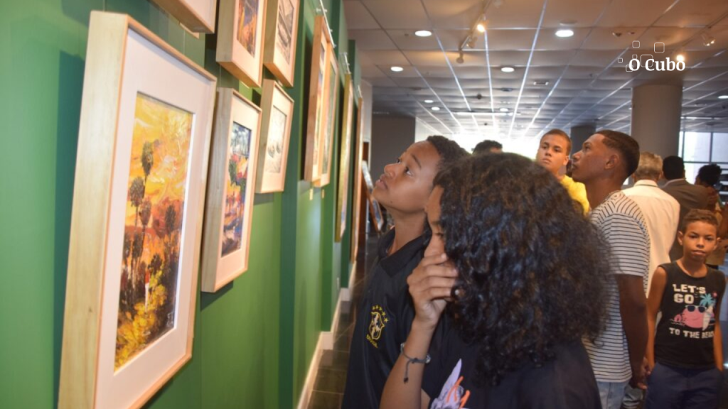 Exposição inédita de Beto Lima homenageia pregoeiros de São Luís em mostra de arte acrílica no Espaço de Artes Márcia&nbsp;Sandes