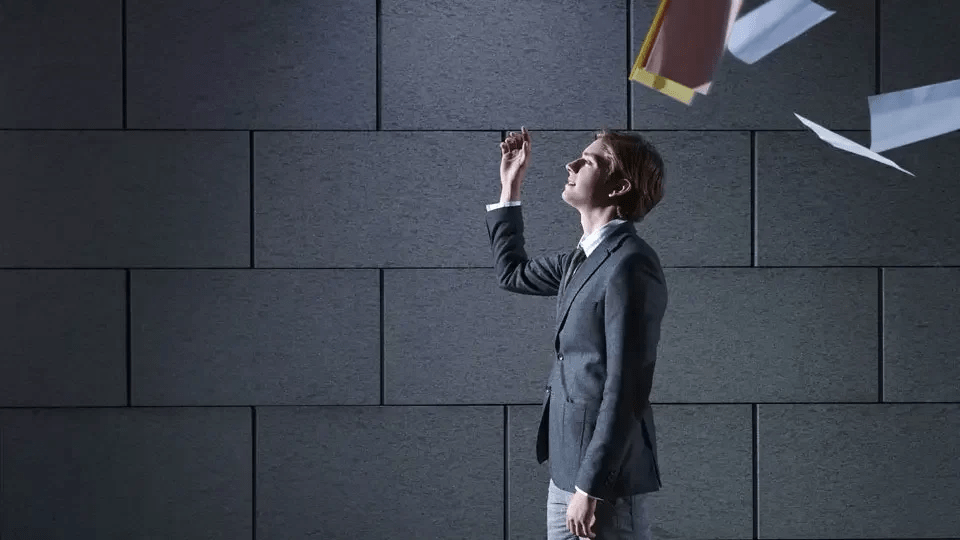 Demissões em massa despertam reflexões sobre o luto&nbsp;demissional