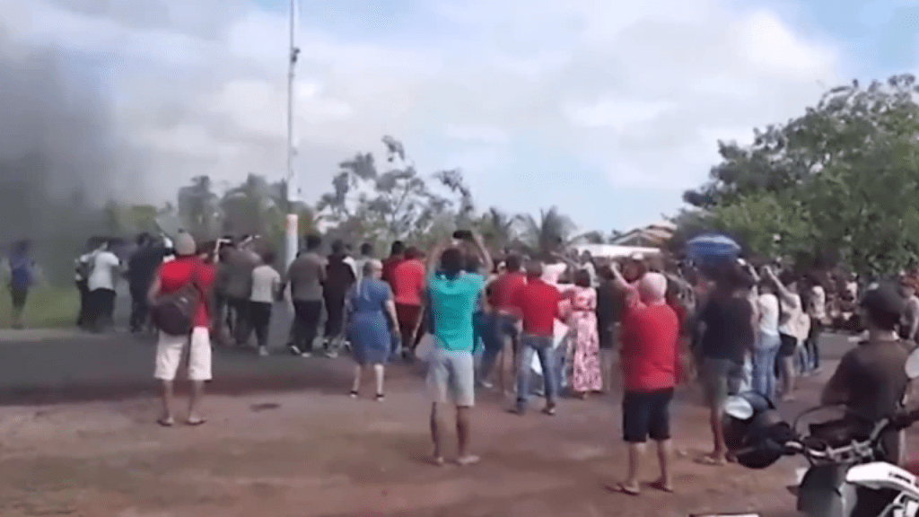 Protesto bloqueia novamente a BR-316 em Presidente Médici devido ao fechamento de&nbsp;hospital