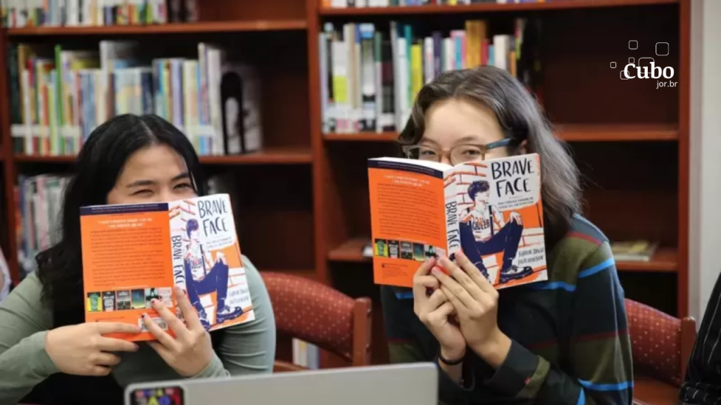 Os clubes de leitura que desafiam a crescente censura de livros nos&nbsp;EUA