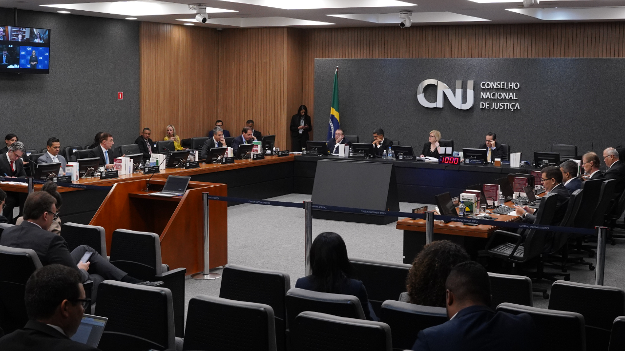 CNJ aprova afastamento de juiz maranhense por excesso de prazo na análise de liminares