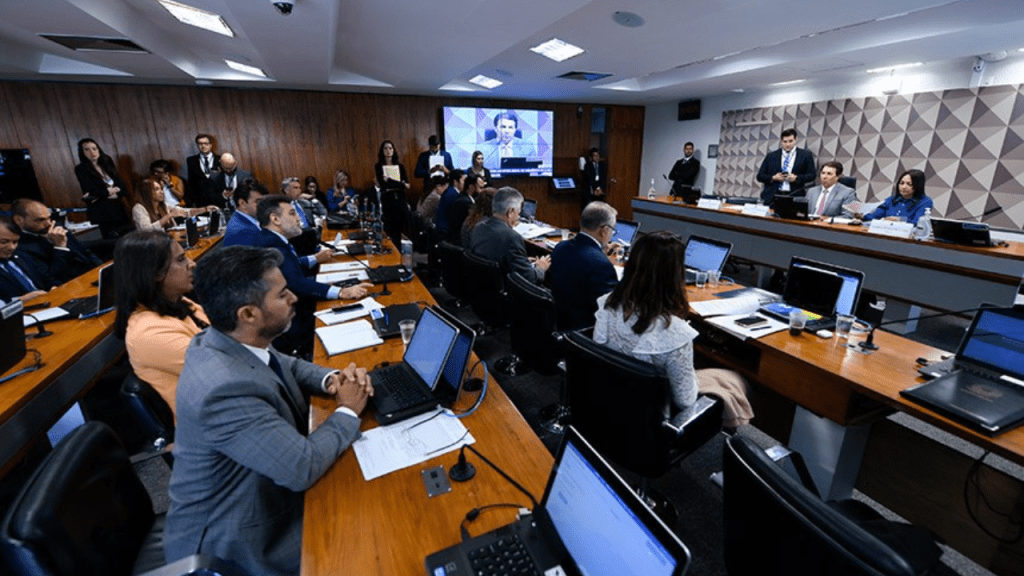 CPMI ouvirá o coronel Lawand, que aparece em conversa com Mauro&nbsp;Cid